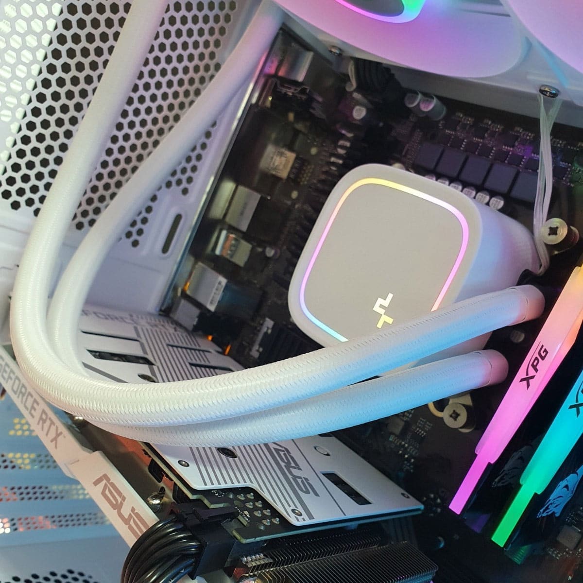 PC Gamer White Letherium 14700 - Bulltech Store