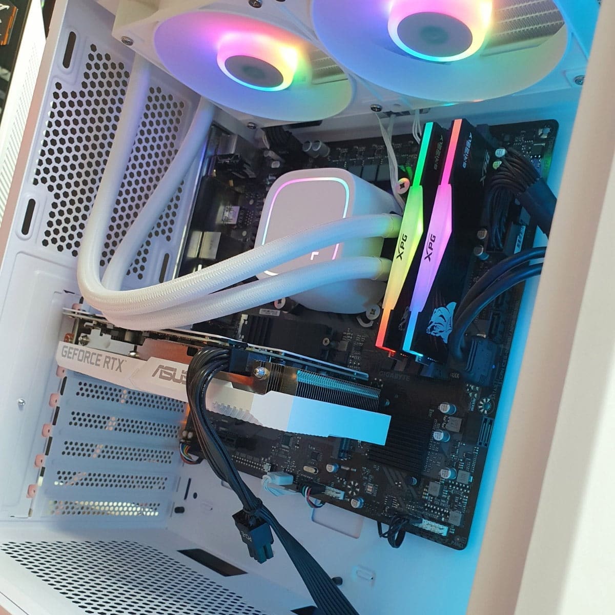 PC Gamer White Letherium 14700 - Bulltech Store