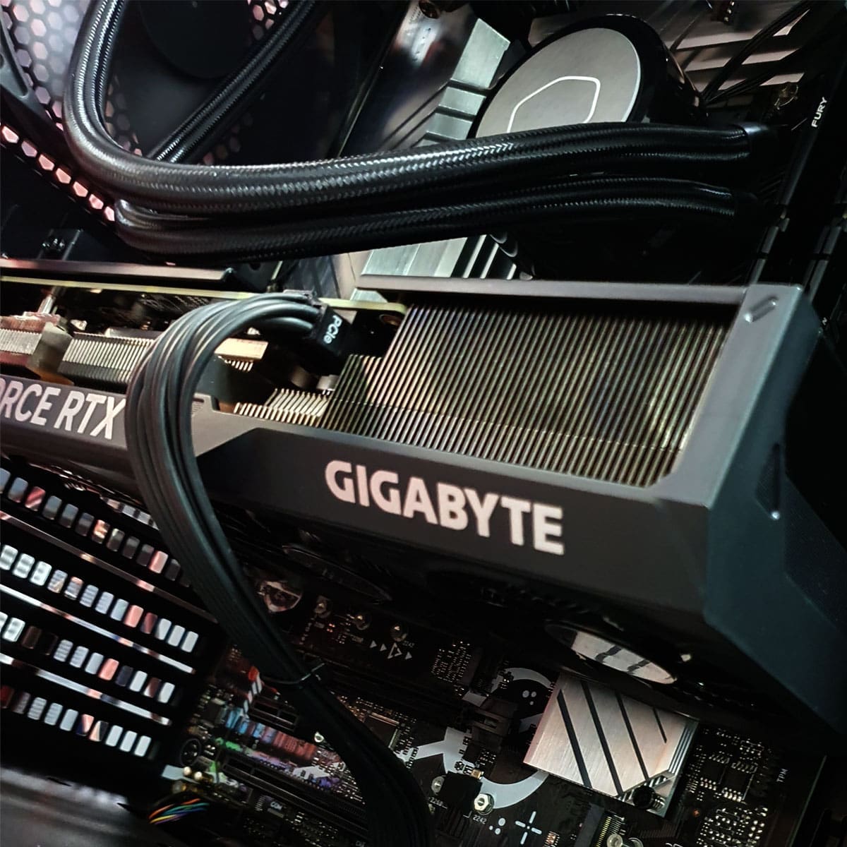 PC Gamer 4070 Súper Black Kaibil - Bulltech Store