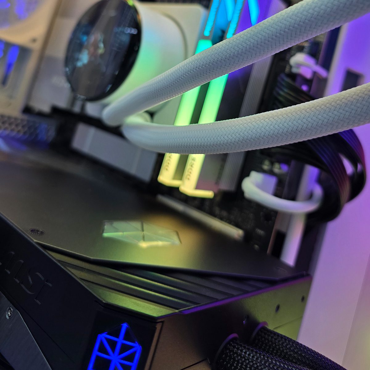 PC Gamer MSI RTX 5090 Suprim Liquid - Bulltech Store - Tienda en CDMX