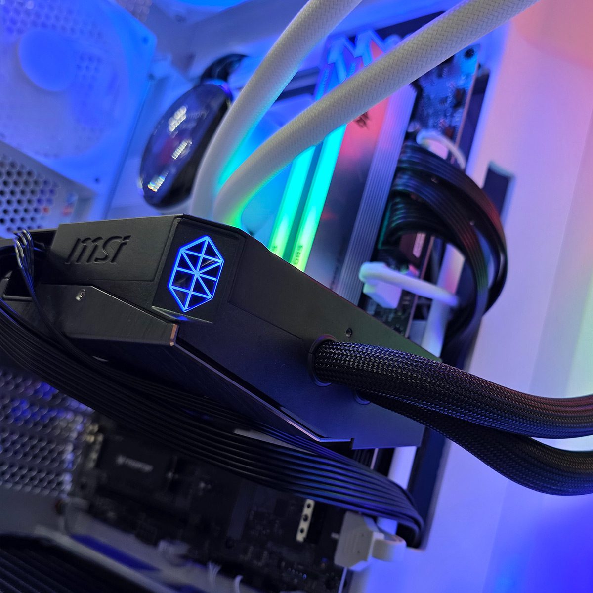 PC Gamer MSI RTX 5090 Suprim Liquid - Bulltech Store - Tienda en CDMX