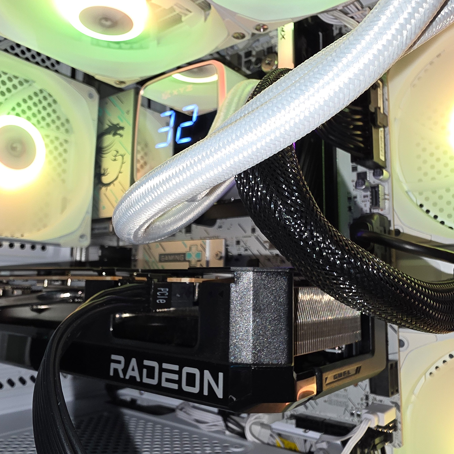 PC Gamer RX 7600 8700F White - Bulltech Store - Tienda de Cómputo en CDMX - PC Gamer - Computadora Gamer