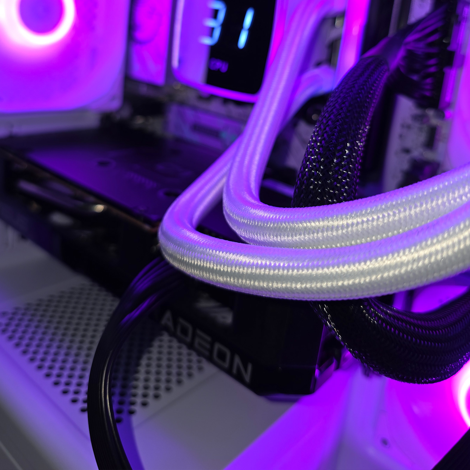 PC Gamer RX 7600 8700F White - Bulltech Store - Tienda de Cómputo en CDMX - PC Gamer - Computadora Gamer